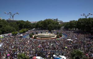 Tens of thousands protested in the heart of Madrid (Photo AP)