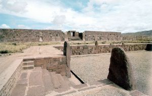 The citadel of Tiwanacu and the Gate of the Sun 