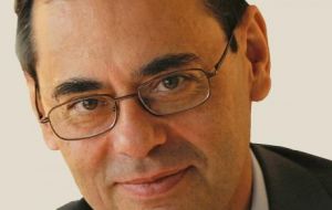 BIS General Manager Jaime Caruana: deflation is behind
