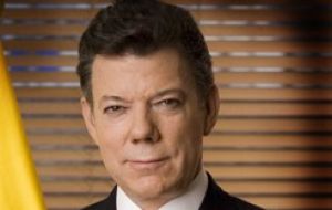 For 50% of Colombians President Santos has the country “on the right track” 