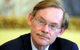 Robert Zoellick concerned with the extent of the European debt and confidence crisis 