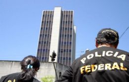 The 35 member gang emptied the vault of the Central Bank Fortaleza branch  