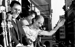 Evita and Juan Domingo Perón cheered by the crowds 