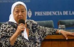The human rights organization president Hebe de Bonafini is not a suspect, but is under investigation, said Judge Oyarbide 