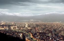 Besides smog in winter Santiago residents need protection from increasing harmful radiation 