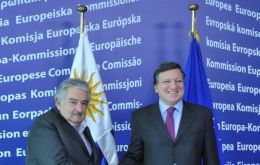Presidents Mujica closed his European tour with a long meeting with EC chief Barroso    