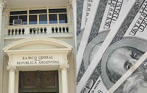 The central bank estimated that 3 billion dollars left the country in the weeks before the election Sunday 23 October 