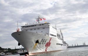 The 14.000 tons ‘Peace Ark’ floating hospital calling Jamaica 