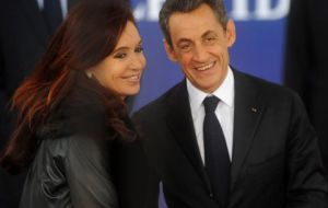 CFK received by G20 host French president Nicholas Sarkozy