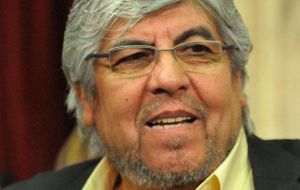 Hugo Moyano takes distance from the government and sides with the conflicting unions