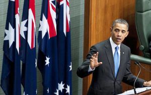 Obama addressing the Australian parliament 