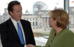 Cameron tells Merkel: a global tax but not limited to Europe  