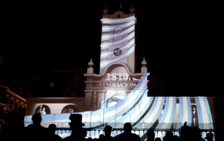 February 17, bicentennial of the Argentine flag is a serious candidate to join the list 