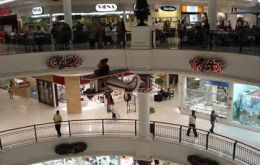 Consumers rushing to buy at Sao Paulo shopping malls 