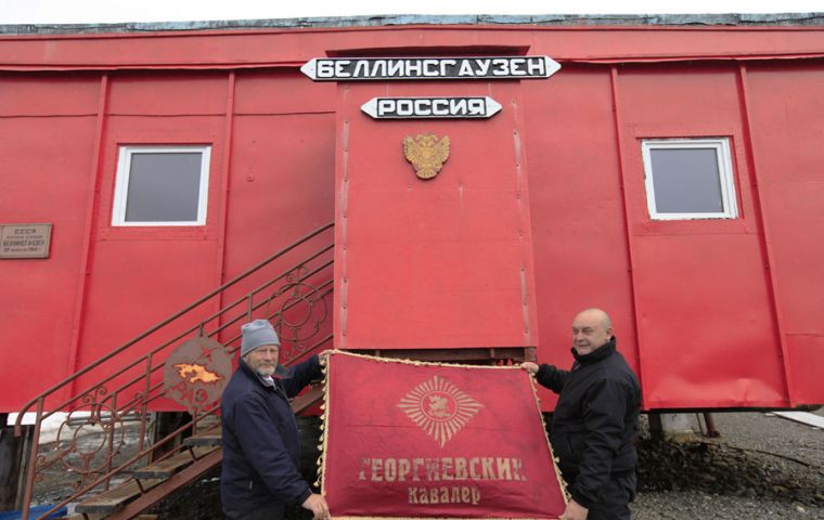 The “Scorpious” had visited the Ukrainian Academic Vernadsky polar station and later cast anchor near the US Palmer research station on Anvers Island