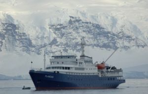 MV Plancius in South Georgia will have to be towed back for repairs 