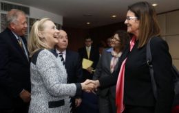 Hillary Clinton had a long discussion with Petrobras CEO Maria das Gracas Foster 