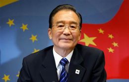 “Downward pressure on the economy is increasing” said the government led by Premier Wen Jiabao