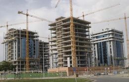 Construction suffered the second most important contraction in April     