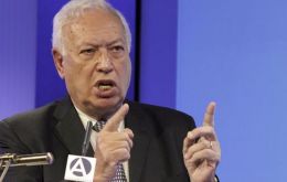 Garcia-Margallo: “it is evident that vessels from both flags must use” the disputed waters