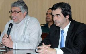  President Lugo and former Minister of Interior Carlos Filizzola during a press conference