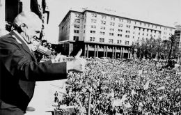 General Galtieir addressing a packed Plaza de Mayo on invading the Falklands 