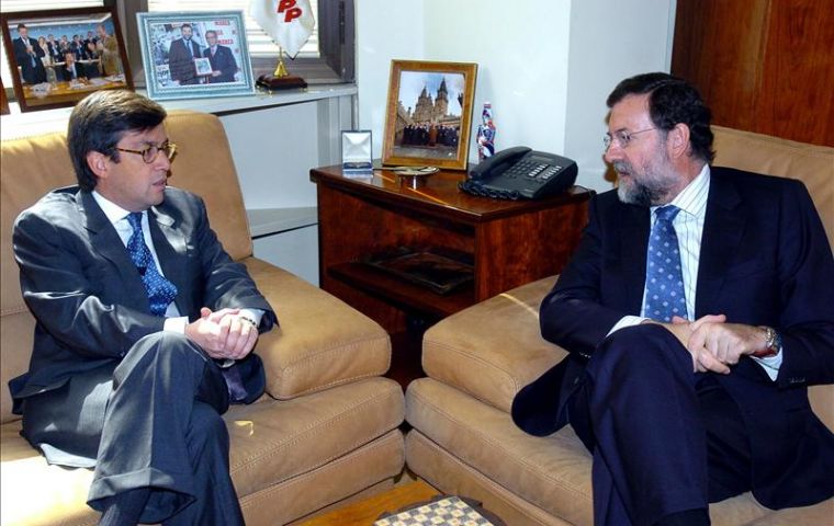 IDB president Luis Alberto Moreno and the Spanish leader Mariano Rajoy (Photo File)