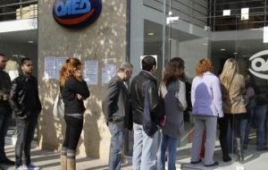 Euro zone jobless figure stands at 17.5 million people 