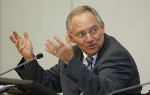 Minister Schaeuble: with the bigger systematically relevant banks, “there is a chance”