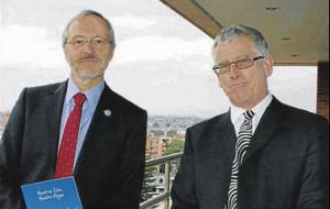 MLA Barry Elsby and Dick Sawle in Bogotá, Colombia (Photo: El Colombiano)