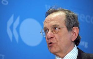 Chief economist Pier Carlo Padoan says German economy in process of contraction 