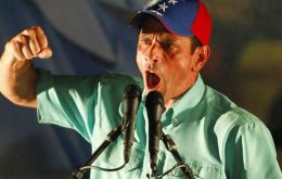 Capriles: why instead of saving the human race, don’t they care about power, water and public services?