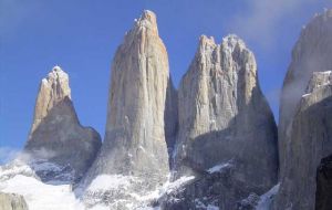   Over 150.000 tourists visit every year the renowned Torres del Paine Park 