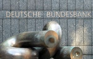 Domestic economic situation is so far robust, 2but signs of weaker dynamics are noticeable” said the influential Bundesbank 
