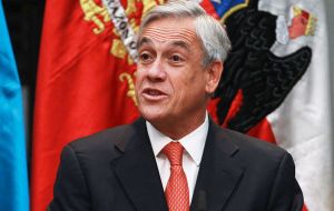 Piñera celebrates but students are not satisfied 
