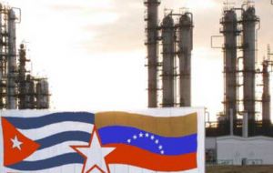 Venezuela supplies Cuba with 100.000bpd of oil to help the economy keep running 