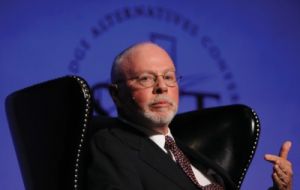 First round for billionaire Paul Singer 