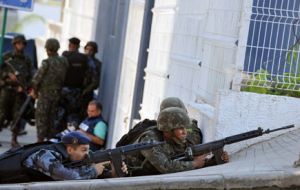 Another war between the police forces and drug lords for control of the favelas 