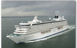 Want to gamble in Chilean waters: try with the Crystal Serenity  