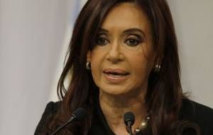 CFK addressing government officials and promising to never yield 