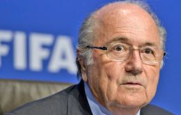 FIFA’s Blatter was shocked by the incidents with guns at half time in the South American clubs cup final 