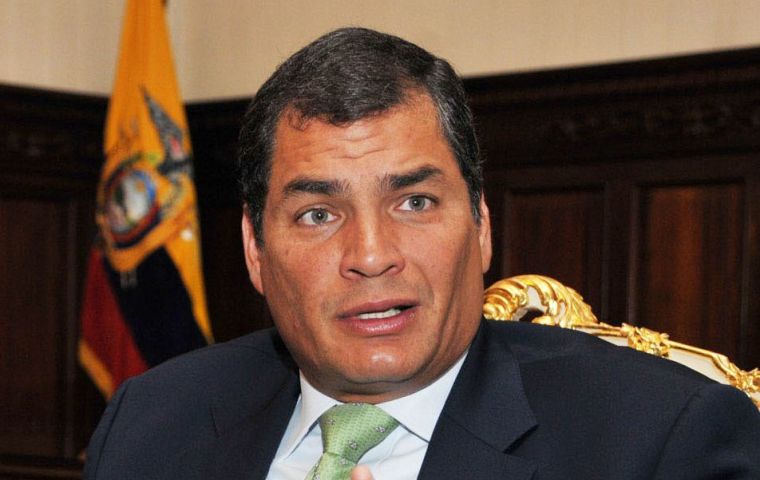 Correa could become the successor of Chavez in South America    