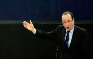 “Europe is leaving the Euro vulnerable to irrational movements” President Hollande told the European parliament in Strasbourg 