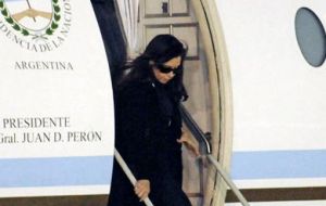 Cristina Fernandez suspended all activities and declared three days of mourning