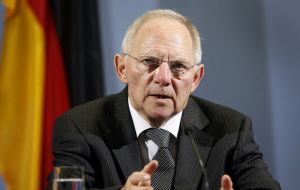 Schaeuble:  major Cypriot banks “insolvent if there are no emergency funds”.