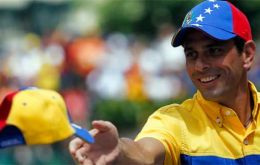 Capriles on the campaign trail, not an easy task