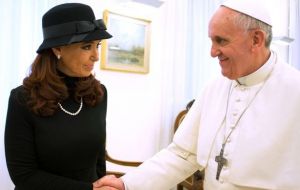Cristina Fernandez with the Pope 