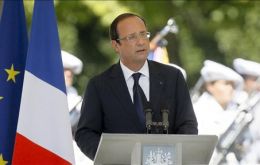 Hollande only received good marks on foreign affairs 