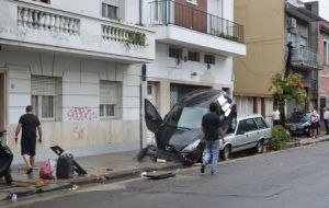 Piled and floating cars surprised by the intensity of flash floods