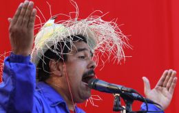 A forceful Capriles blasting incumbent Maduro who turned up wearing a hat with Chavez ‘spirit’ 